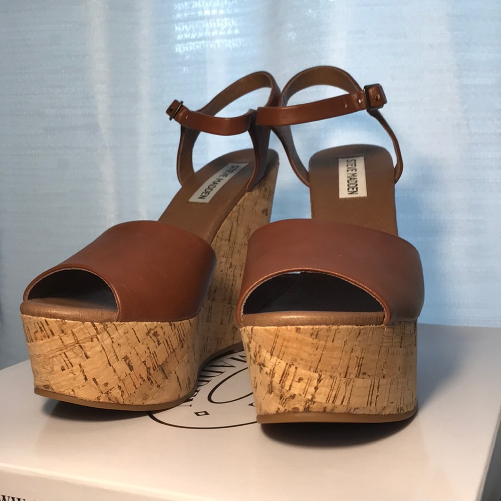 NWB Steve Madden brown wedges